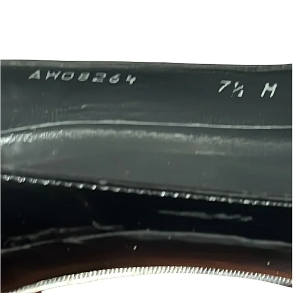 Stuart Weitzman Black Patent Leather Peep Toe Pumps Size 7.5 - Picture 9 of 9